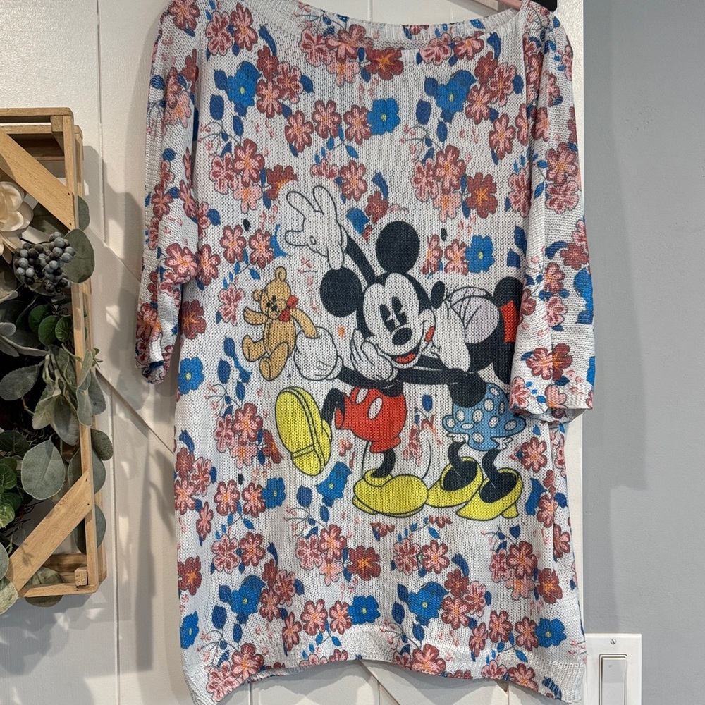 Unique purchase in Rome Mickey&Minnie knit top approx size XL (14-16)